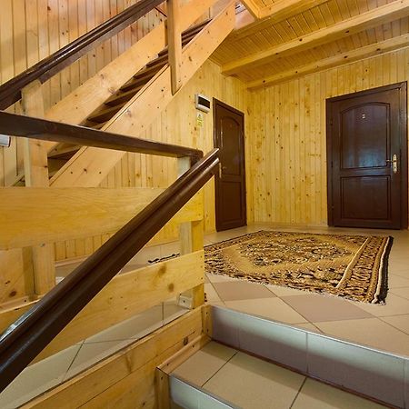 Отель Pensiunea Bobu Извору-Мунтелуй Экстерьер фото