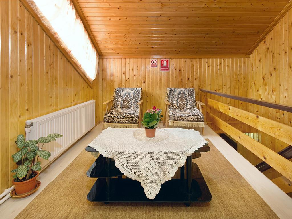 Отель Pensiunea Bobu Извору-Мунтелуй Экстерьер фото